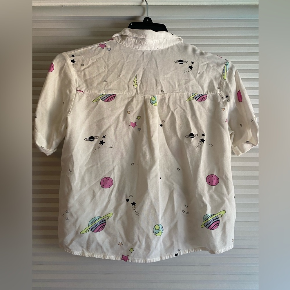 Space button up ๐ช - Picture 4 of 5